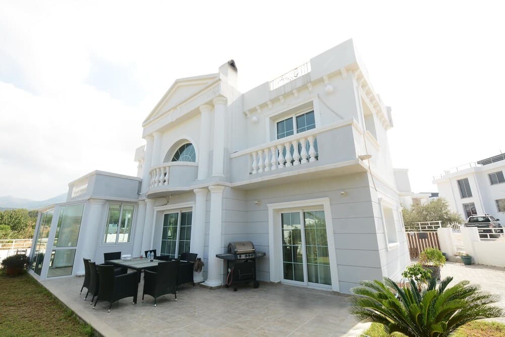 Avenue Hotel & Restaurant 4