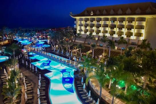 Royal Dragon Hotel 3