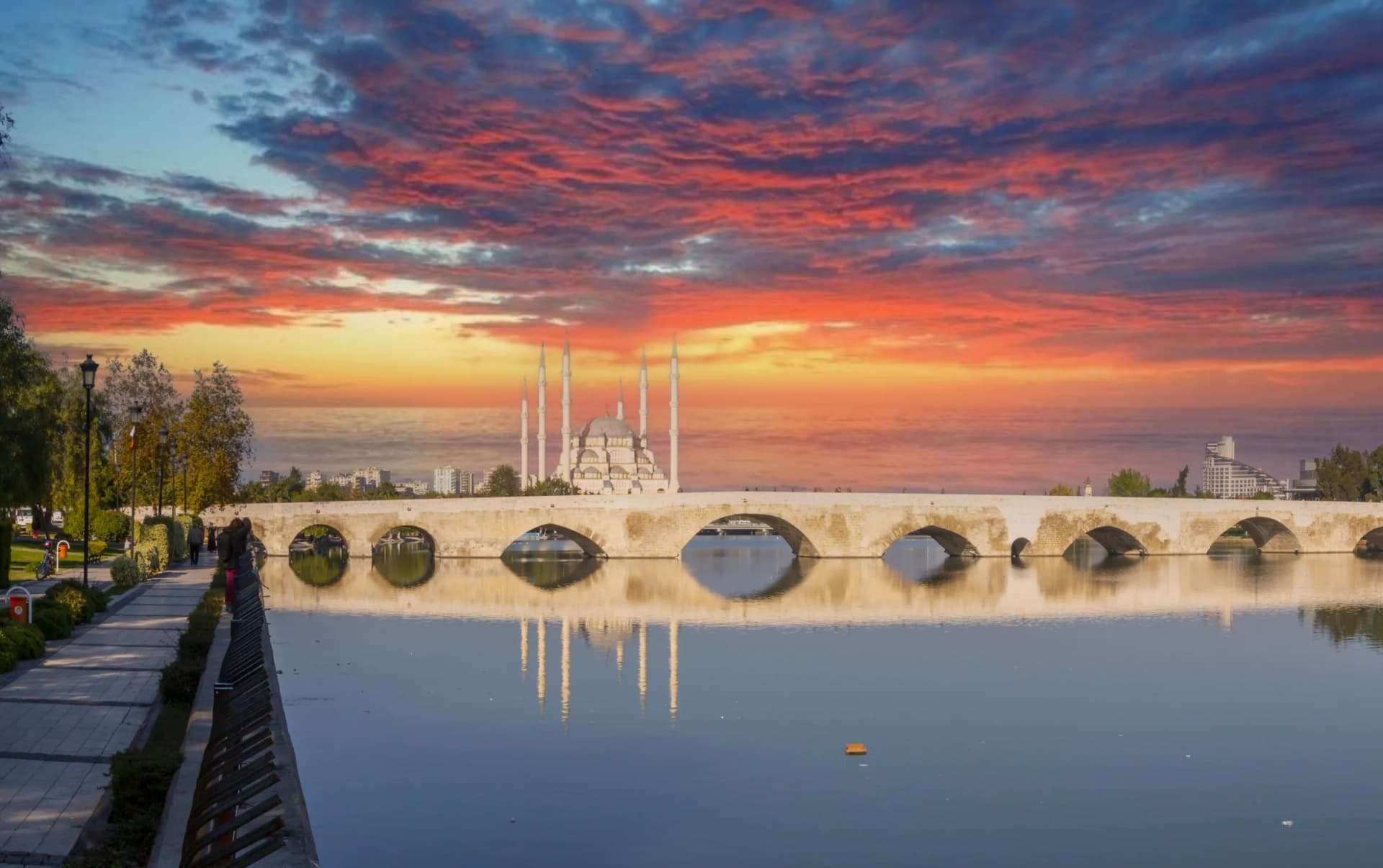 holiway travel adana tas kopru seyhan nehri