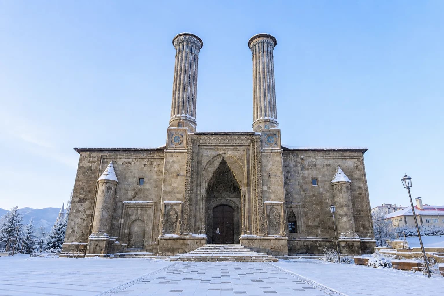 cifte minareli medrese holiway travel