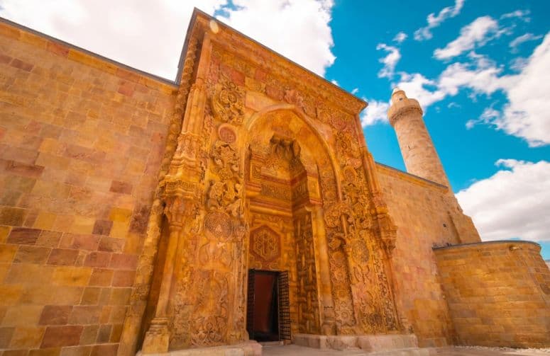 Elit Erzincan - Tunceli - Elazığ - Kemaliye - Divriği - Sivas Turu THY ile 3 Gece 4 Gün Kurban Bayramı Özel