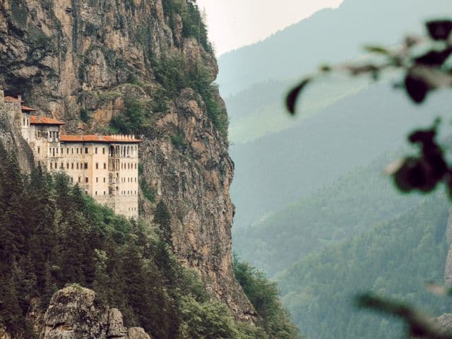 29 Ekim Özel Uçaklı İkonik Butik Doğu Karadeniz Trabzon Rize Artvin Turu | 2 Gece Konaklamalı İstanbul Çıkışlı