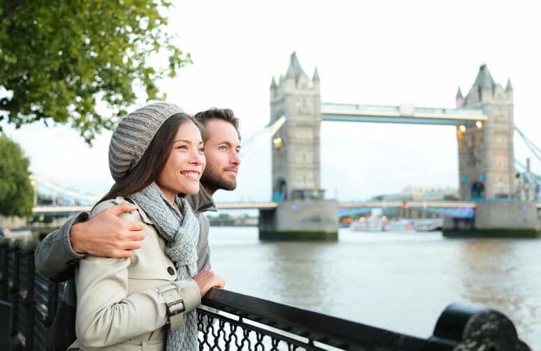 İngiltere Noel Pazarları Rochester Kostüm Festivali Londra Turu THY ile 3 Gece