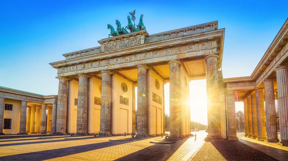 holiway travel brandenburg kapisi berlin genel gorunum