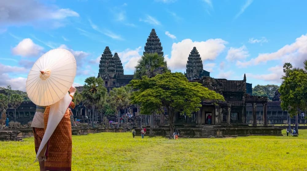 Gold Mavi Ejderha, Khmer ve Siam “Vietnam, Kamboçya, Tayland” EK ile 10 gece (SGN-BKK) Ho Chi Minh City (2) - Siem Reap (2) - Hanoi (2) - Halong Bay (1) - Bangkok (3) | Tüm şehir turları ve giriş ücretleri dahil | 7 öğle yemeği ve 7 akşam yemeği dahil