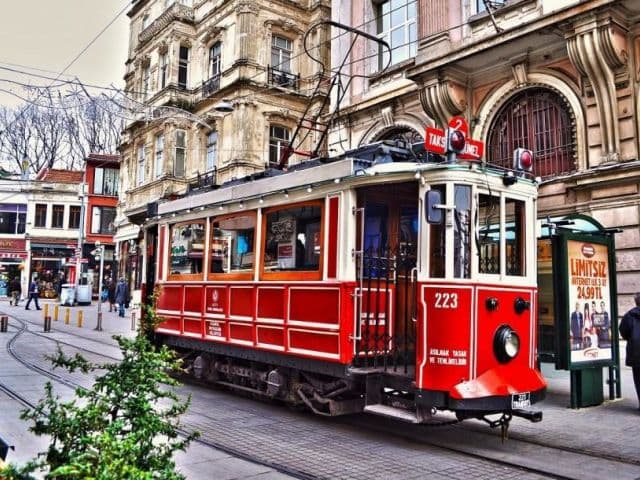 İkonik İstanbul Tarihi Yarımada ve Kültür Turu | 1 Gece Konaklamalı | İzmir Çıkışlı