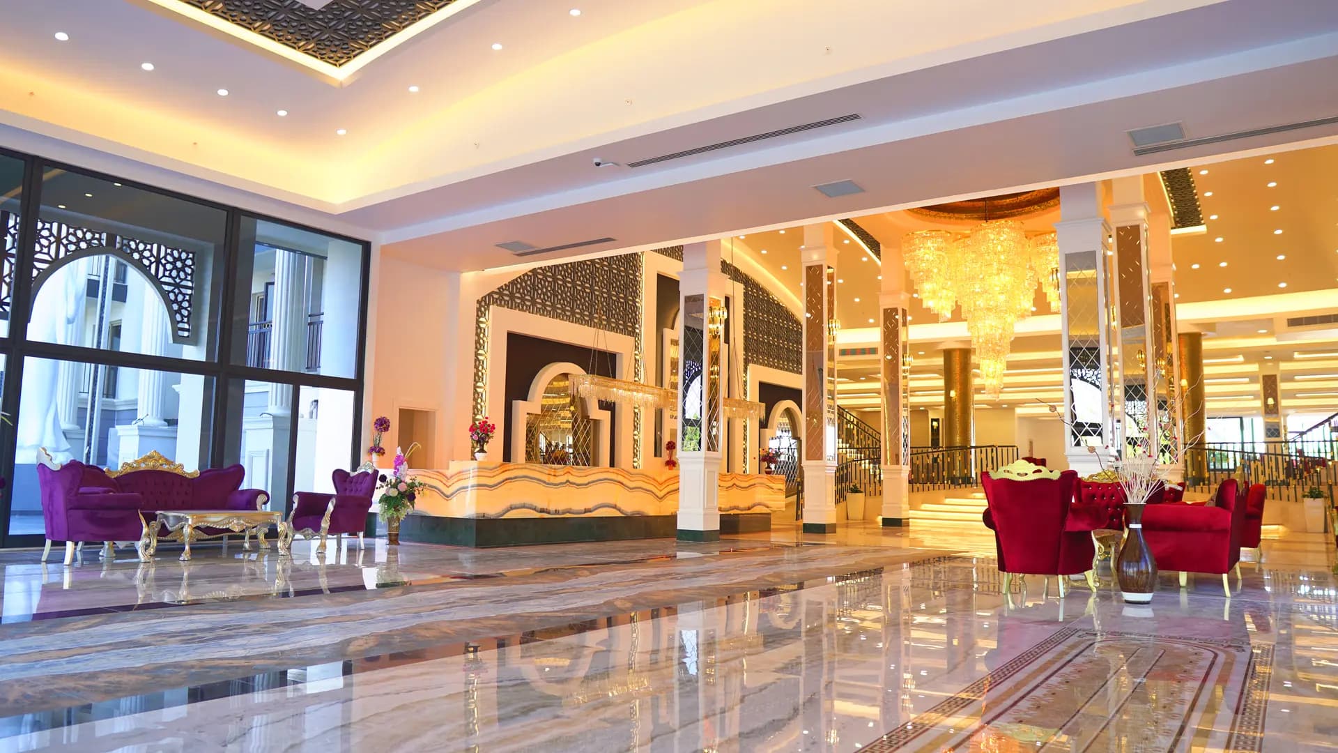 Dream World Palace Side 3