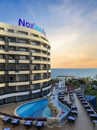 Noxinn Deluxe Hotel