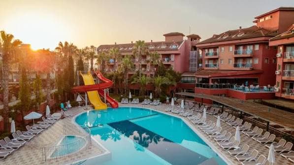 Club Side Coast Hotel 2
