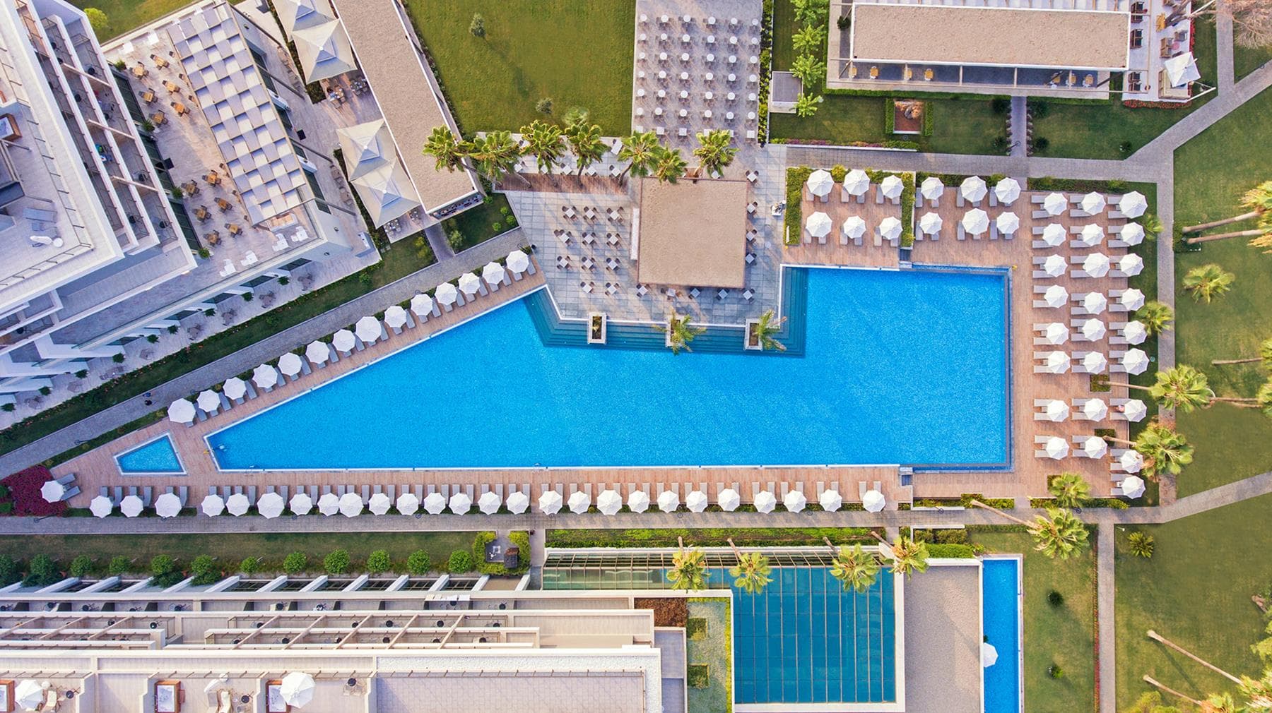 Acanthus Cennet Barut Collection 3