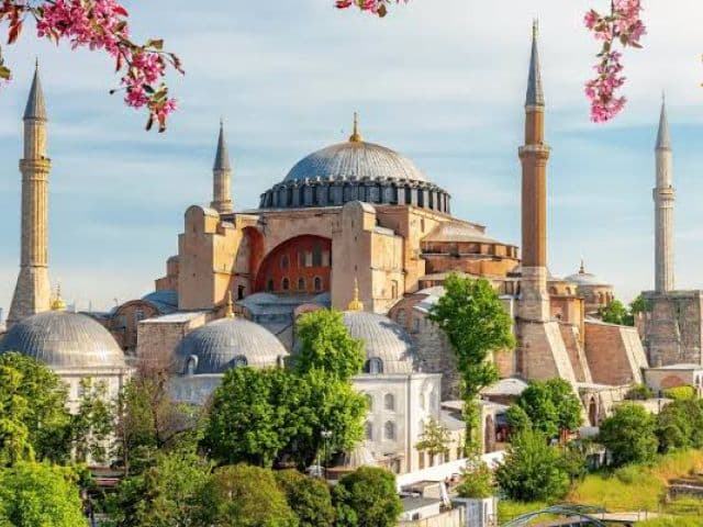 İkonik İstanbul Adalar Tarihi Yarımada Boğaz Şile Turu | 3 Gece Otel Konaklamalı