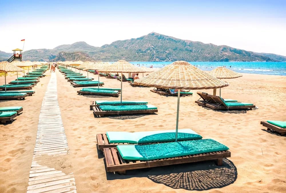marmaris icmeler plaji ve sahil seridi
