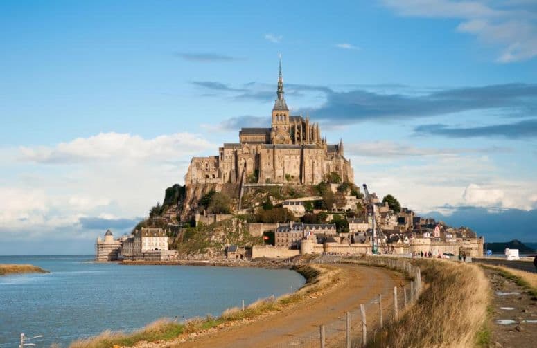 Elit Normandiya, Loire Vadisi Şatolar Paris Turu Air France HY ile 5 Gece Ekstra Turlar Dahil