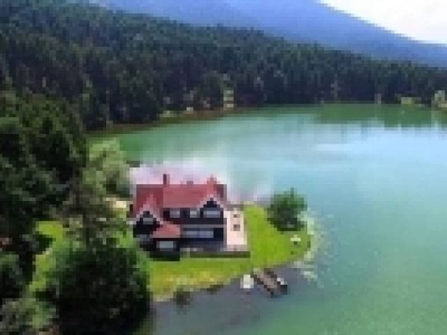 İkonik Safranbolu Amasra Abant Turu | 1 Gece Otel Konaklamalı | Uçaklı| İzmir Çıkışlı