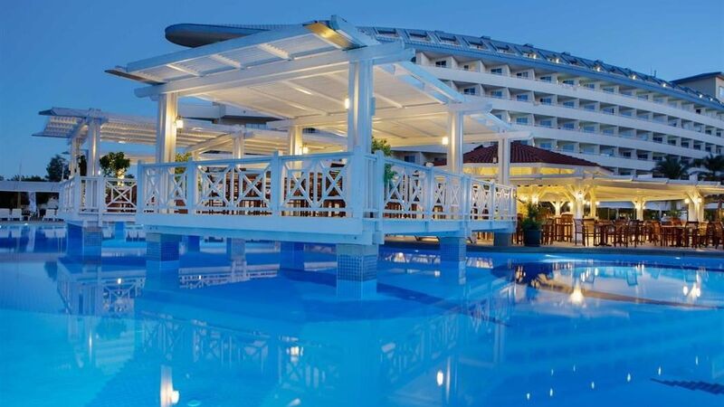 Crystal Admiral Resort Suites & Spa