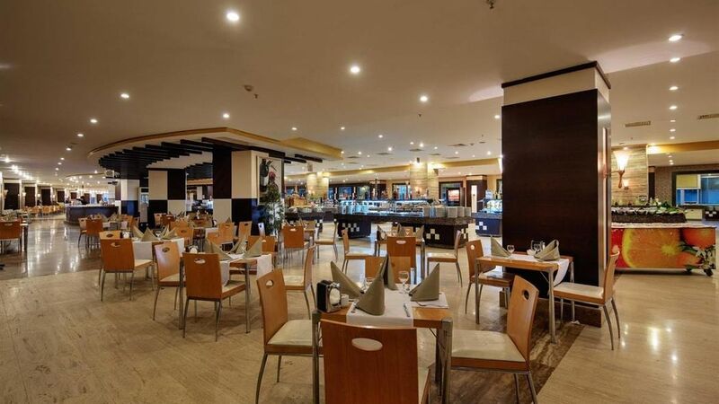 Crystal Admiral Resort Suites & Spa