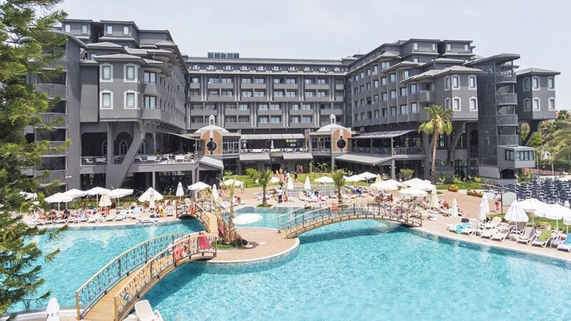 Nova Park Hotel Side