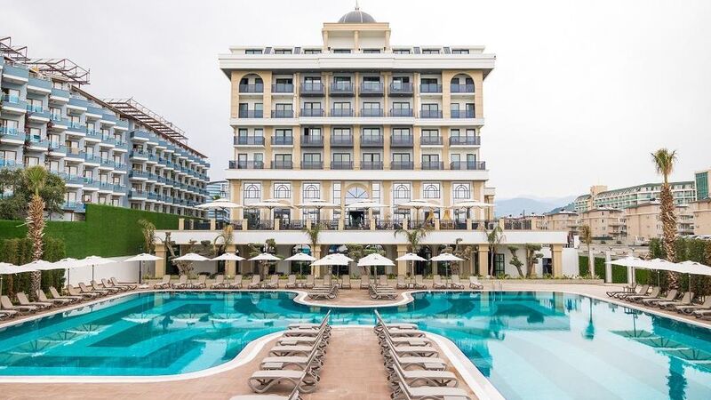 Serenity Queen Hotel