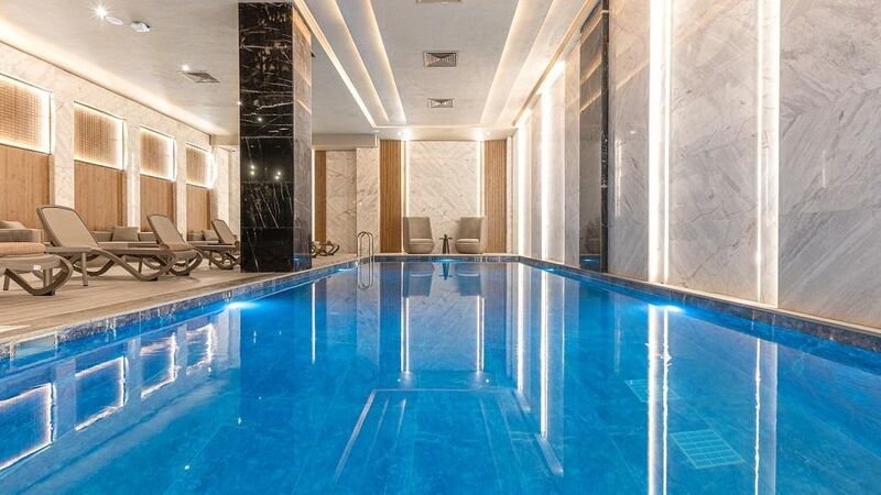 Serenity Queen Hotel