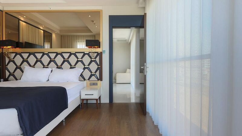 Serenity Queen Hotel