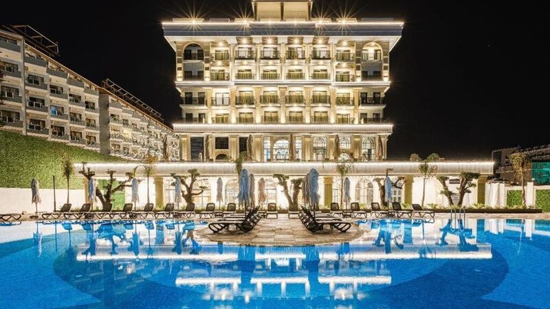 Serenity Queen Hotel