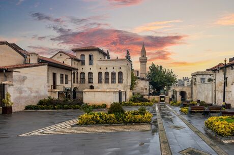 İzmir Kalkışlı 5 Gece 6 Gün Dolu Dolu Uçaklı Güneydoğu Anadolu GAP Turu