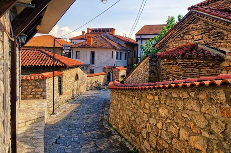 Adana Çıkışlı Kosovalı Büyük Balkanlar Turu AJet ile Extra Turlar ve Akşam Yemekleri Dahil SKP-OHD