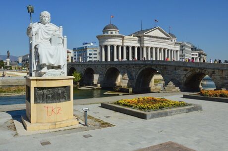 Adana Çıkışlı Kosovalı Büyük Balkanlar Turu AJet ile Extra Turlar ve Akşam Yemekleri Dahil SKP-OHD