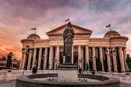 Adana Çıkışlı Kosovalı Büyük Balkanlar Turu AJet ile Extra Turlar ve Akşam Yemekleri Dahil SKP-OHD